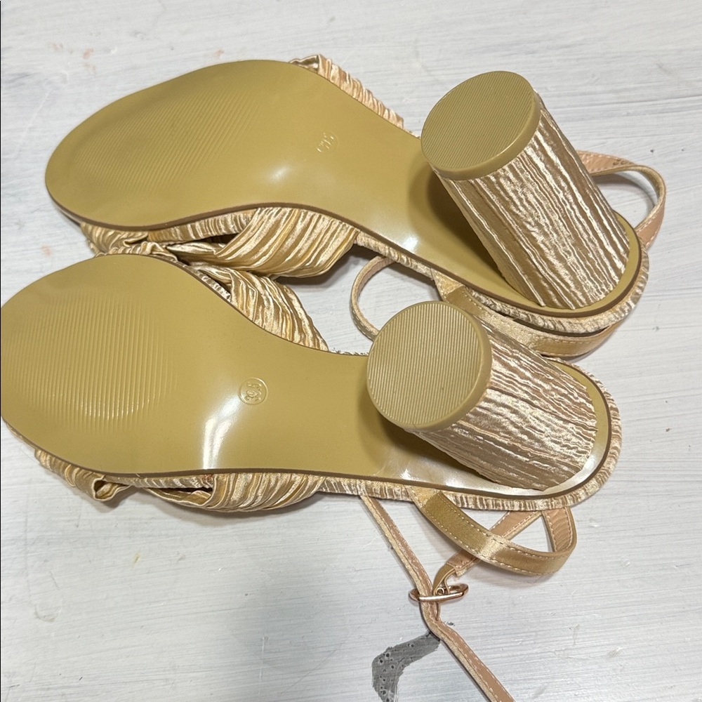 Amoji bow gold satin material high block heel sandals shoes size 39.5 or 8.5 / 9 - Picture 6 of 8